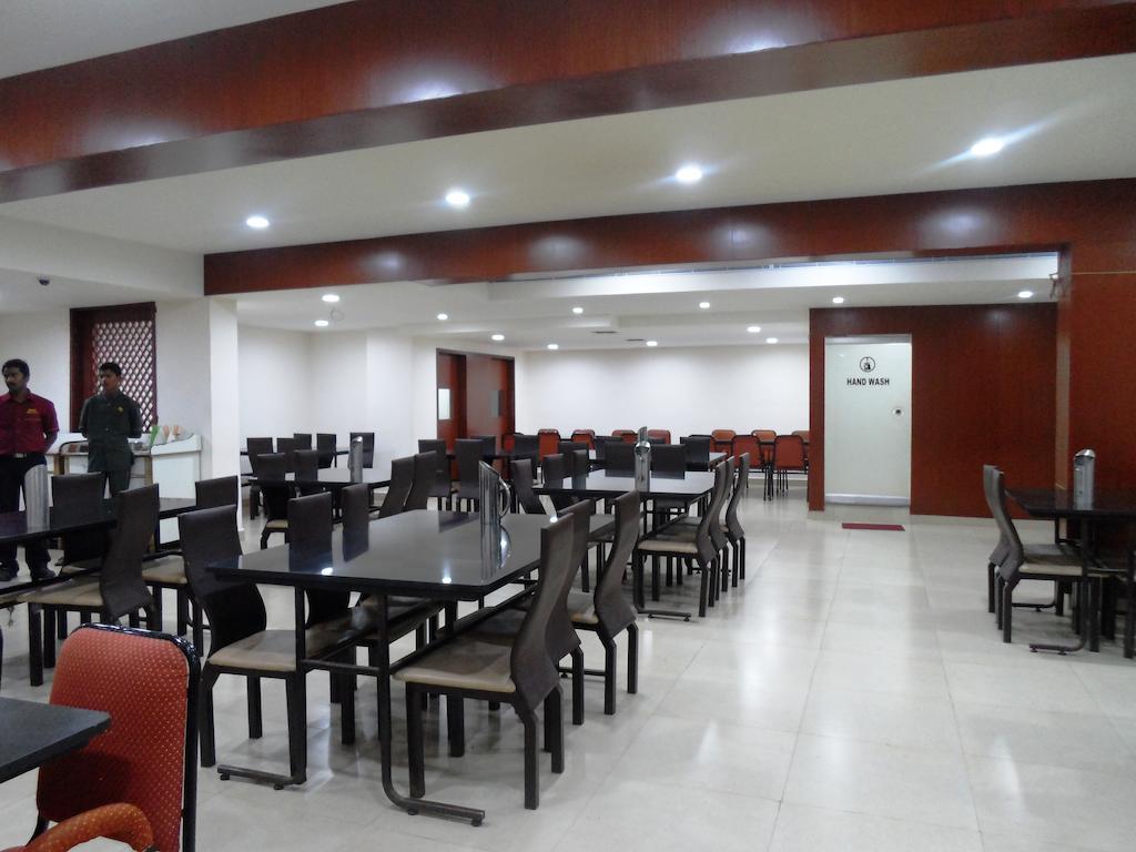 Hotel Bhimas Paradise تيروباتي المظهر الخارجي الصورة