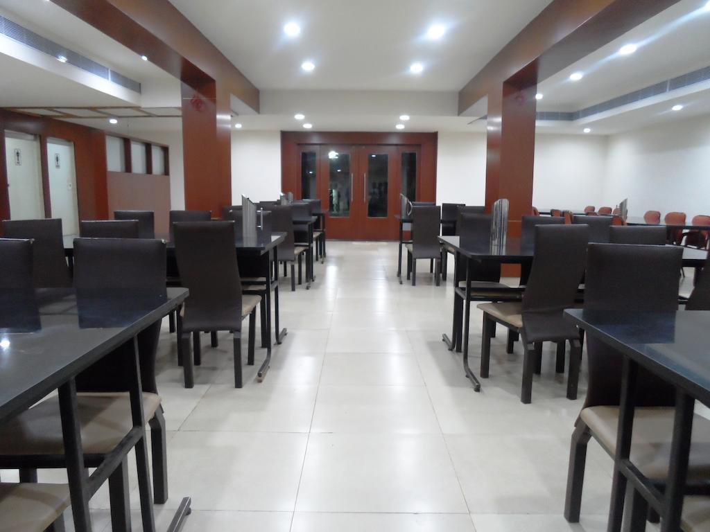 Hotel Bhimas Paradise تيروباتي المظهر الخارجي الصورة