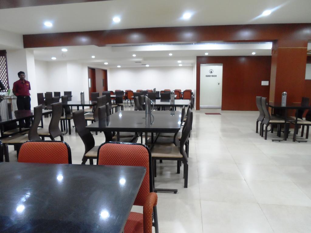 Hotel Bhimas Paradise تيروباتي المظهر الخارجي الصورة