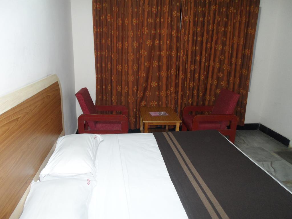 Hotel Bhimas Paradise تيروباتي المظهر الخارجي الصورة